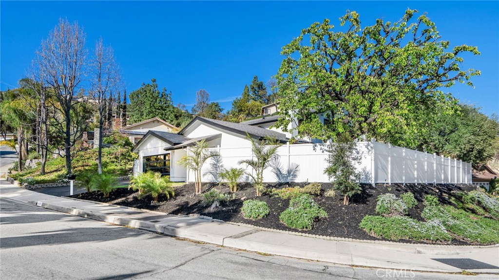 1521 N Columbus Avenue Glendale img 24