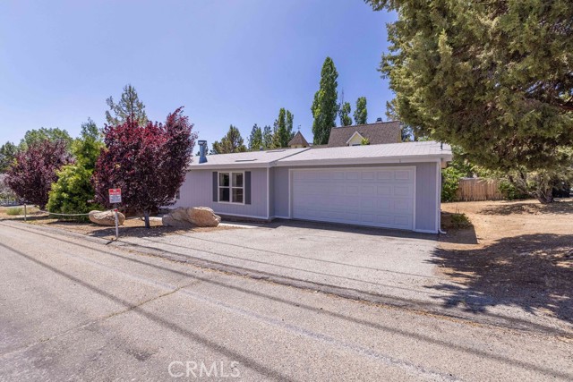 109 Wabash Lane, Sugarloaf CA: https://media.crmls.org/medias/9873e1c2-eee3-491a-bd1f-cf23db0ae1c9.jpg