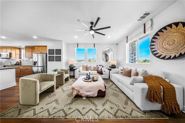 Detail Gallery Image 3 of 19 For 2861 via Descanso, Camarillo,  CA 93012 - 3 Beds | 2/1 Baths