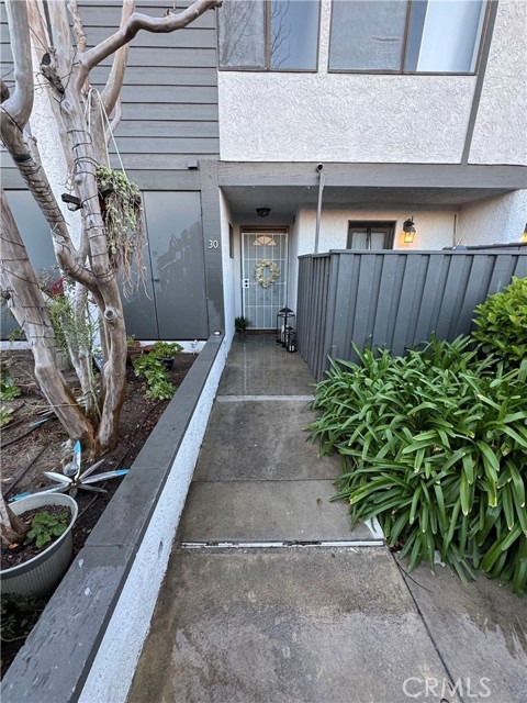 Detail Gallery Image 2 of 7 For 11311 Tampa #30,  Porter Ranch,  CA 91326 - 3 Beds | 3 Baths