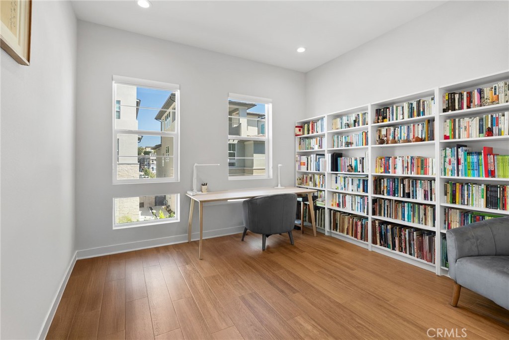 98756c95 C892 4072 A4bd 4c263e342f00