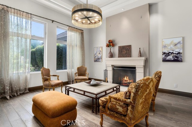 6945 E Hidden Oaks Lane, Orange CA: https://media.crmls.org/medias/98758f0c-5d96-475f-a1e3-ecec510ce26e.jpg