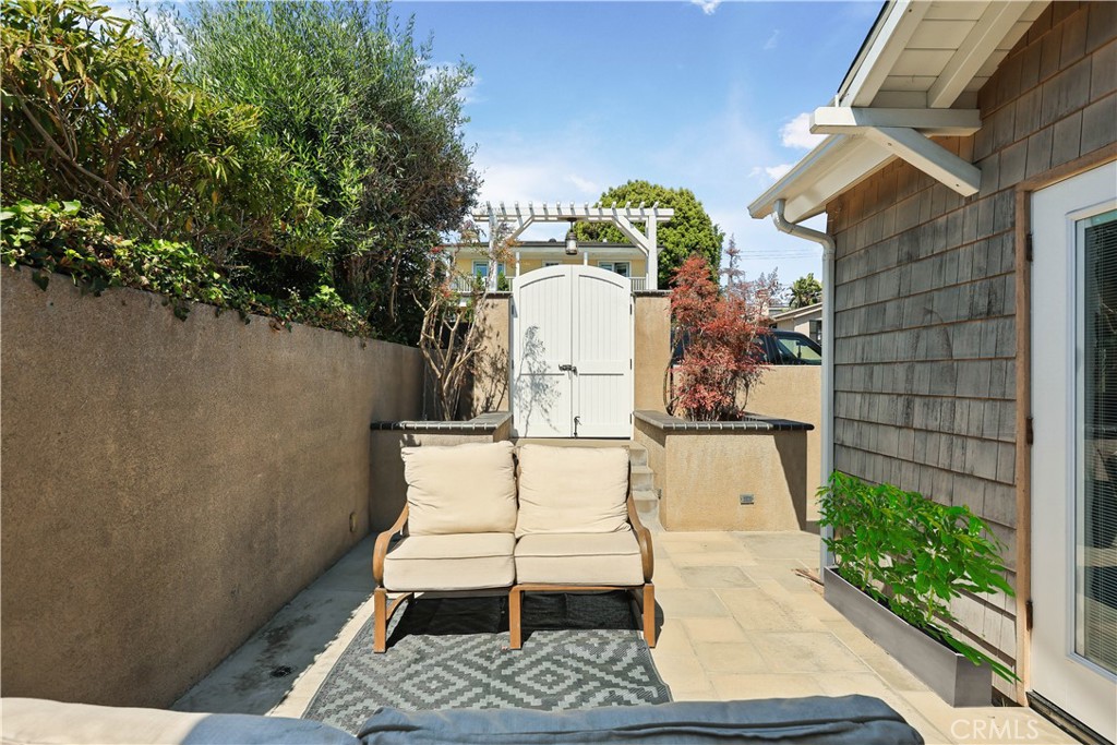 987609ed B1a9 477d B6fc D1eed135cc24