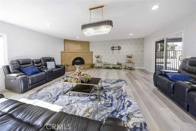 Detail Gallery Image 6 of 59 For 3340 Brittany Ln, Lancaster,  CA 93536 - 3 Beds | 2 Baths