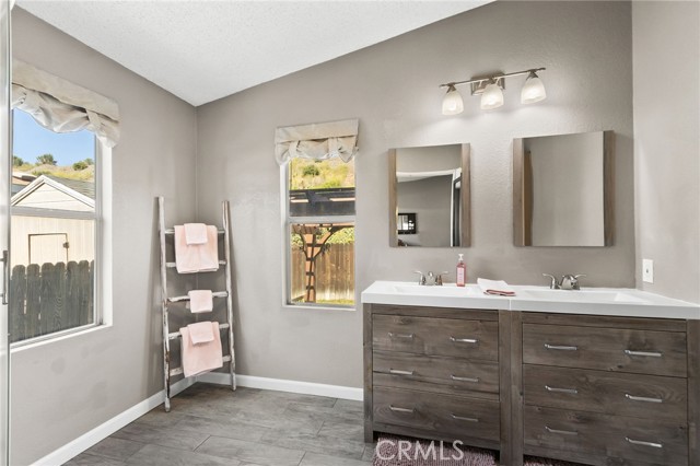 Detail Gallery Image 35 of 58 For 4901 Green River #303,  Corona,  CA 92880 - 3 Beds | 2 Baths