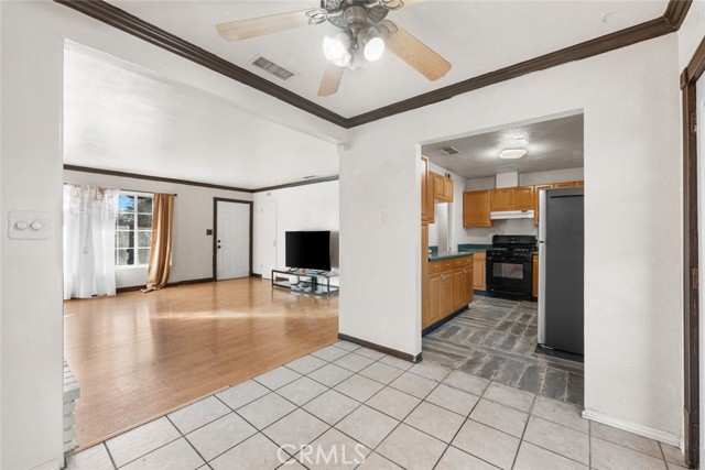 Detail Gallery Image 12 of 68 For 44221 4th St, Lancaster,  CA 93535 - 3 Beds | 2 Baths