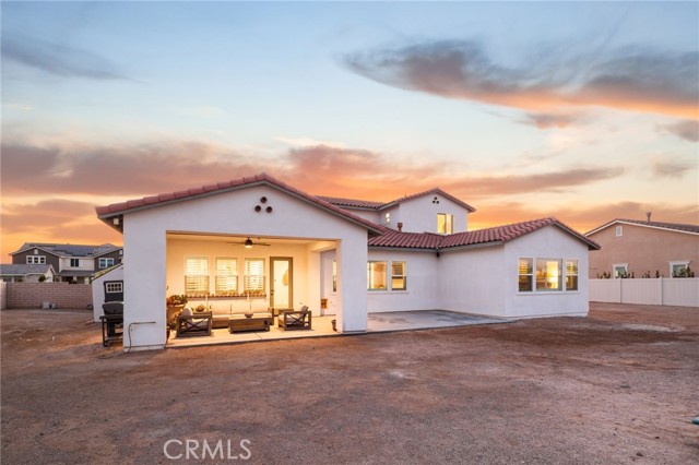 17042 Meteor Way, Riverside CA: https://media.crmls.org/medias/987771f2-42d3-4268-a31d-90dac3647780.jpg