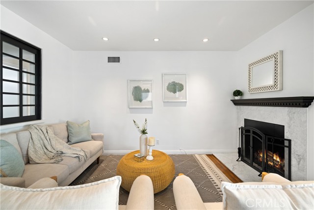 Detail Gallery Image 6 of 37 For 1442 W Olive Ave, Fullerton,  CA 92833 - 3 Beds | 2 Baths