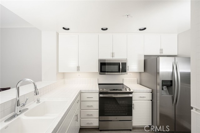 2253 Martin #111, Irvine, CA, 92612 2253 Martin #111, Irvine, CA, 92612
