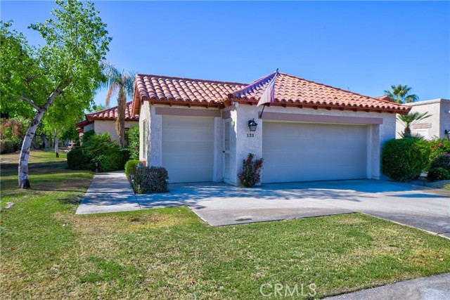 Detail Gallery Image 2 of 54 For 123 Vitoria Ln, Palm Desert,  CA 92211 - 3 Beds | 3 Baths