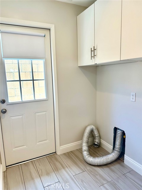 17223 Kingsbury Street, Granada Hills CA: https://media.crmls.org/medias/9878e2e7-b122-4624-b943-aadfaf39188f.jpg