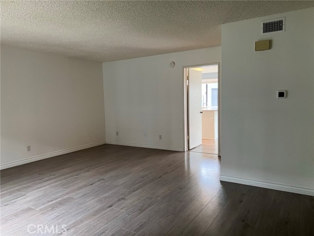 Detail Gallery Image 7 of 38 For 2600 Huntington Dr #E,  Duarte,  CA 91010 - 3 Beds | 2/1 Baths