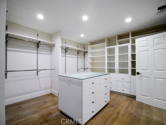 Detail Gallery Image 40 of 67 For 4732 Del Moreno Dr, Woodland Hills,  CA 91364 - 4 Beds | 3 Baths