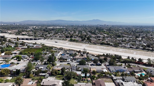 Detail Gallery Image 21 of 23 For 1106 Mar Les, Santa Ana,  CA 92706 - 3 Beds | 2/1 Baths