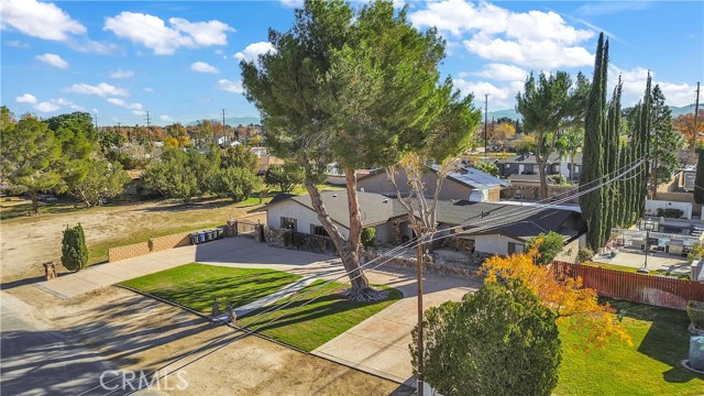 Detail Gallery Image 2 of 32 For 2554 W Avenue J14, Lancaster,  CA 93536 - 5 Beds | 3 Baths