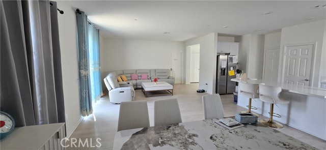 Detail Gallery Image 11 of 61 For 19427 Seeding Palace Circle, Riverside,  CA 92507 - 7 Beds | 3 Baths