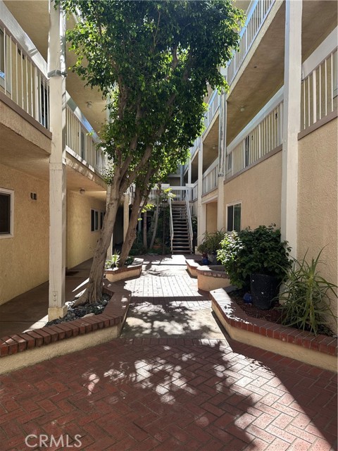 Detail Gallery Image 1 of 31 For 4807 Beck Ave #4,  Valley Village,  CA 91601 - 2 Beds | 2 Baths