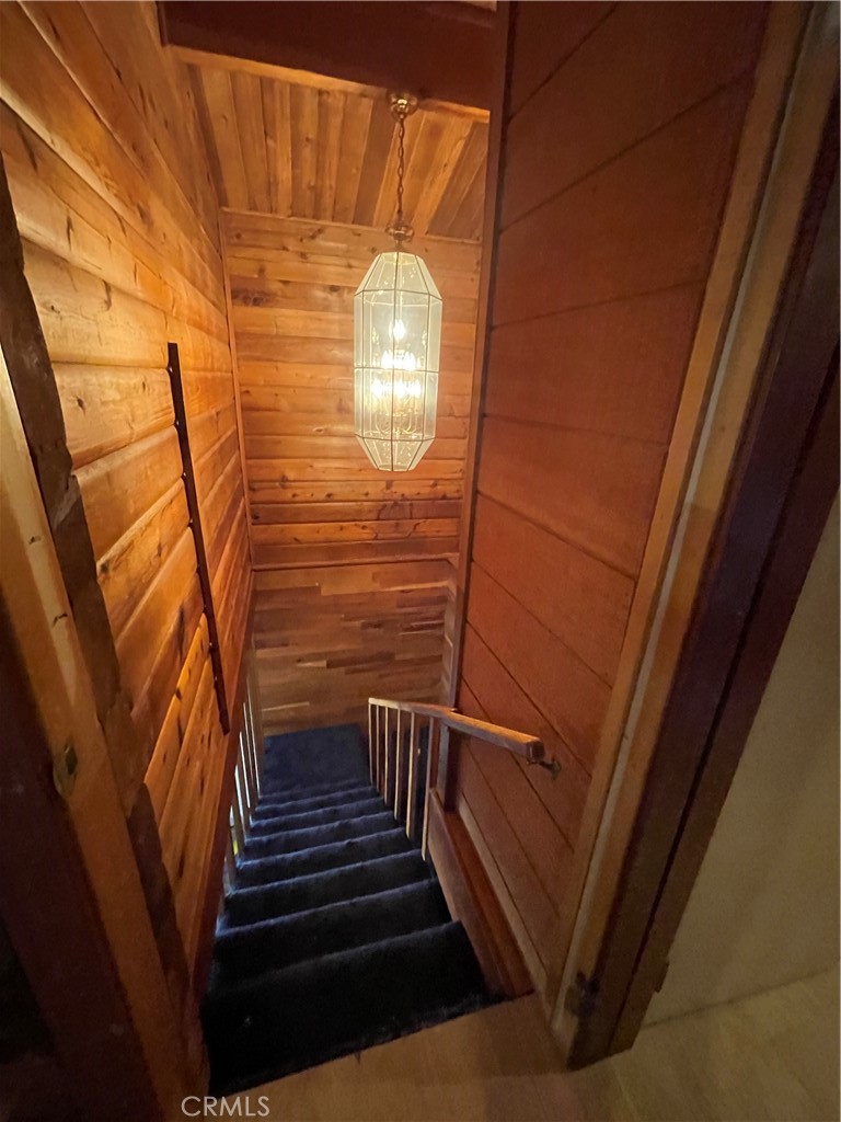 https://media.crmls.org/medias/987b2f22-62e4-46a7-b626-9700d466c88a.jpg?preset=X-Large