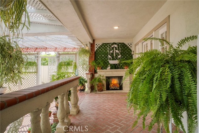 Detail Gallery Image 37 of 59 For 19120 Hartland St, Reseda,  CA 91335 - 5 Beds | 3 Baths