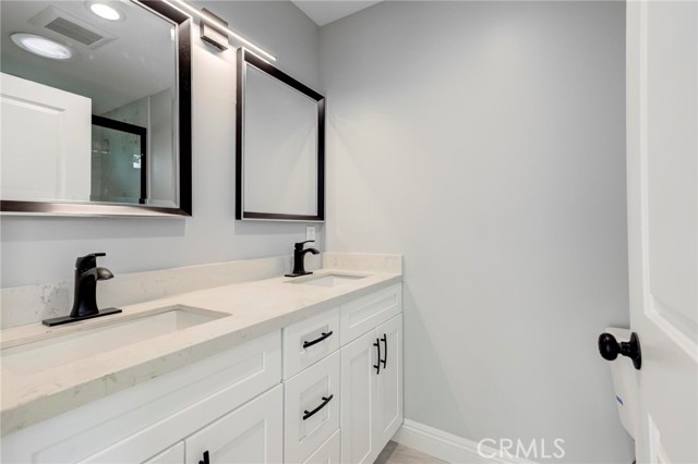 Detail Gallery Image 18 of 36 For 1243 1/2 Meadowbrook Ave #BACK,  Los Angeles,  CA 90019 - 2 Beds | 2/1 Baths