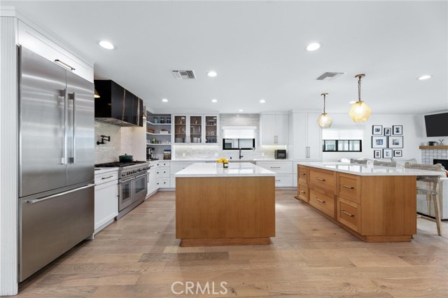 Detail Gallery Image 7 of 59 For 1707 10th St, Manhattan Beach,  CA 90266 - 4 Beds | 2/2 Baths