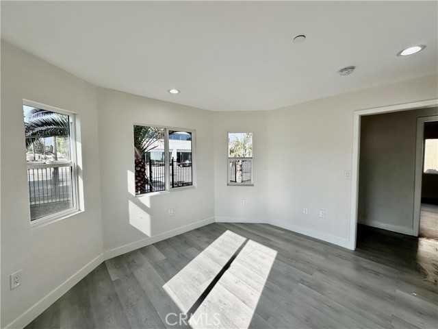 Detail Gallery Image 5 of 9 For 325 W W 6th St St, San Bernardino,  CA 92401 - 3 Beds | 2 Baths