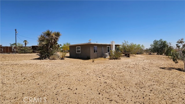 Detail Gallery Image 6 of 39 For 1240 Geronimo Trl, Yucca Valley,  CA 92284 - 1 Beds | 1 Baths