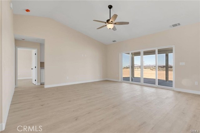22520 Houston Street, Apple Valley CA: https://media.crmls.org/medias/987d97dc-3f48-4430-83c8-1e87a5385a27.jpg