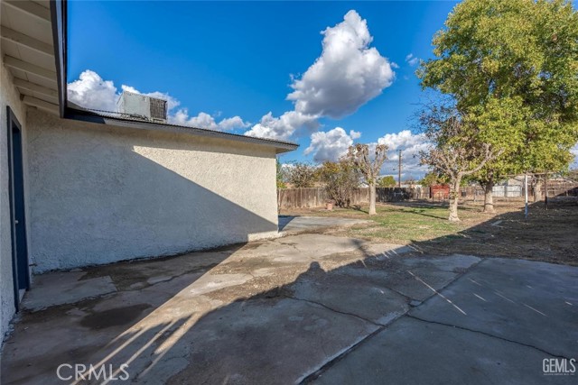 Detail Gallery Image 26 of 36 For 301 Ohio Dr, Bakersfield,  CA 93307 - 3 Beds | 1 Baths