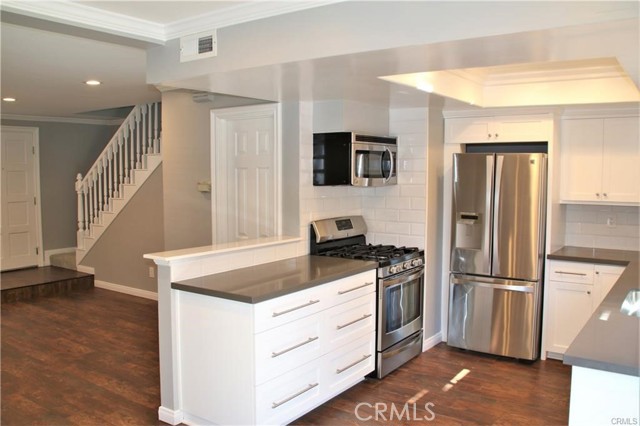 987f231f 3996 4eeb 9aae E0fc542d82a6