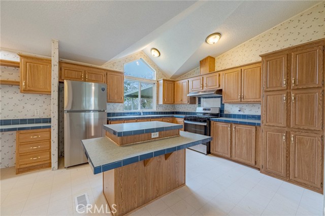 4000 Mariposa Way, Merced CA: https://media.crmls.org/medias/987f6a80-4d59-433f-a5ac-e27791c0789a.jpg
