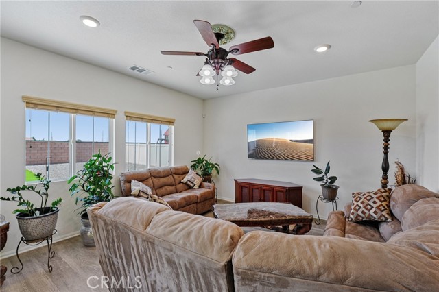 Detail Gallery Image 4 of 26 For 26599 Sagewood, Menifee,  CA 92585 - 4 Beds | 3 Baths