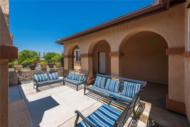 16767 Eagle Peak Road, Riverside CA: https://media.crmls.org/medias/98806c3a-f051-4f93-947a-54d0c3b0916b.jpg