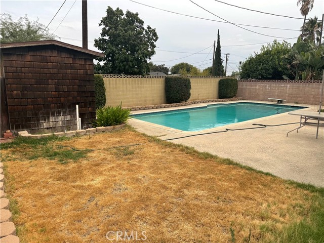 Detail Gallery Image 14 of 16 For 9603 Boxwood Ave, Fontana,  CA 92335 - 4 Beds | 2 Baths