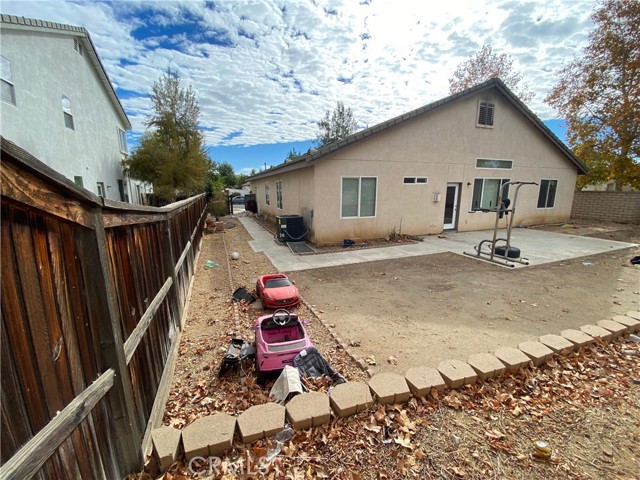 Detail Gallery Image 5 of 11 For 29687 Cool Meadow Dr, Menifee,  CA 92584 - 4 Beds | 2 Baths