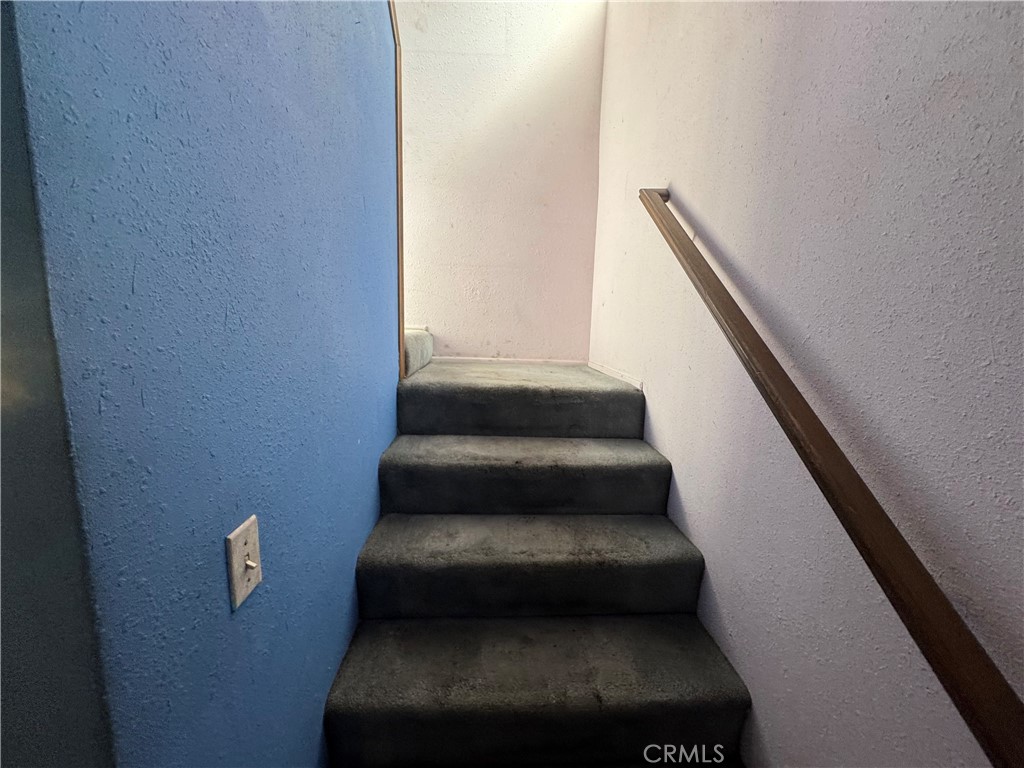 https://media.crmls.org/medias/98824dc3-3058-403e-ad87-5927b1796d41.jpg?preset=X-Large