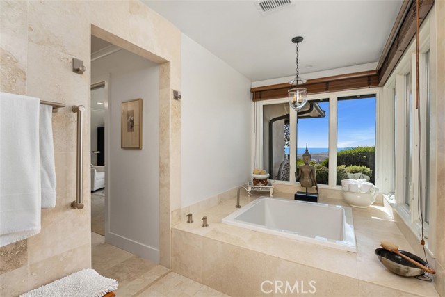 207 Calle Rica, San Clemente CA: https://media.crmls.org/medias/9882da15-9e9e-4d04-9cb8-5cc737a1664e.jpg