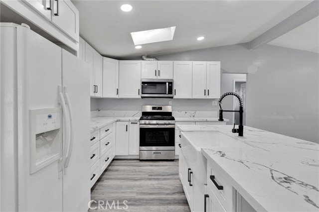 11924 Mountain Road, Pinon Hills CA: https://media.crmls.org/medias/98837a2f-bdf3-4de0-8c5e-3c31e440f704.jpg