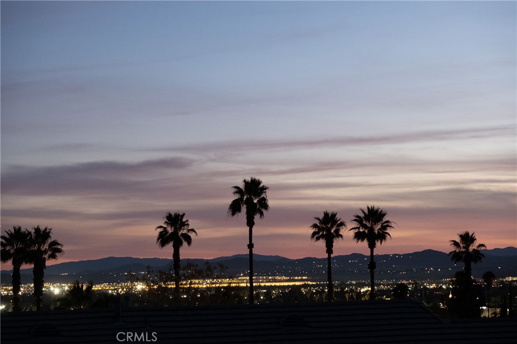 https://media.crmls.org/medias/988393bd-69cc-44b6-9492-94281cdfe412.jpg?preset=X-Large