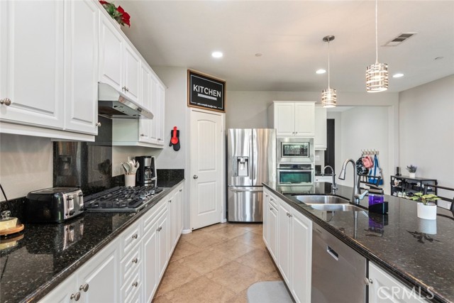 Detail Gallery Image 7 of 35 For 29364 Bouris Dr, Menifee,  CA 92584 - 5 Beds | 3 Baths