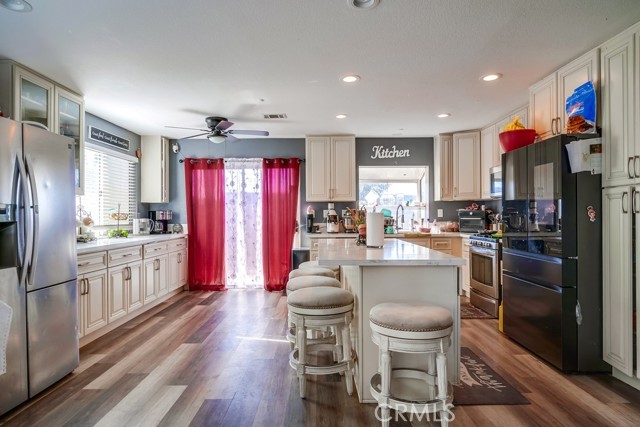 11484 Lime Orchard Lane, Fontana CA: https://media.crmls.org/medias/98846c49-0d15-403e-b0f4-b82e4334f0fc.jpg