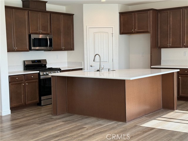 1858 Morro Court, Los Banos CA: https://media.crmls.org/medias/9884c1fd-3ece-4e61-80f1-d209c75cbb18.jpg