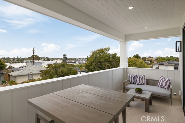 1212 Magnolia Avenue, Manhattan Beach, California 90266, 5 Bedrooms Bedrooms, 0 ,5 BathroomsBathrooms,Residential,For Sale,Magnolia,0,SB26127683