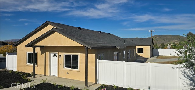 237 E Prospect Street, Lake Elsinore CA: https://media.crmls.org/medias/98859e0c-e685-4d63-9552-bb091ad6a7e6.jpg
