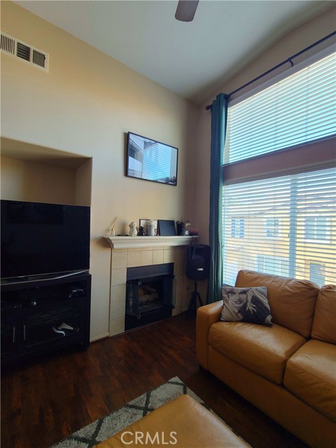 Detail Gallery Image 8 of 27 For 27972 John F Kennedy Dr a,  Moreno Valley,  CA 92555 - 2 Beds | 2 Baths