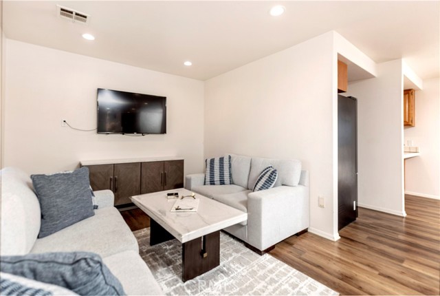 Detail Gallery Image 5 of 30 For 5732 Charan Rd, Rosamond,  CA 93560 - 3 Beds | 2 Baths