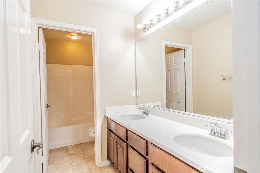 MLS #OC25055546 image #44