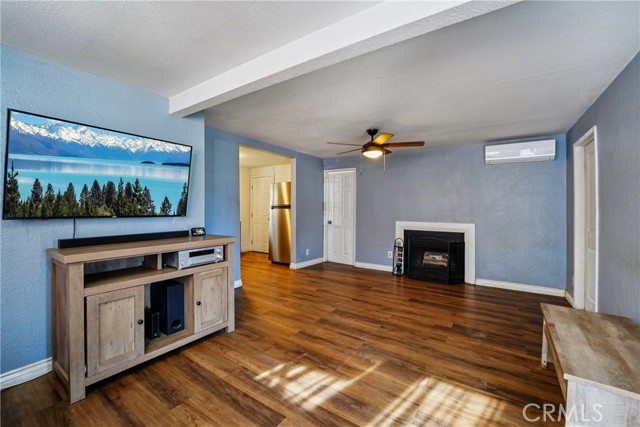 313 N 3rd St, Banning CA: https://media.crmls.org/medias/9887694f-28de-45f4-a15f-5aa0158a8daa.jpg