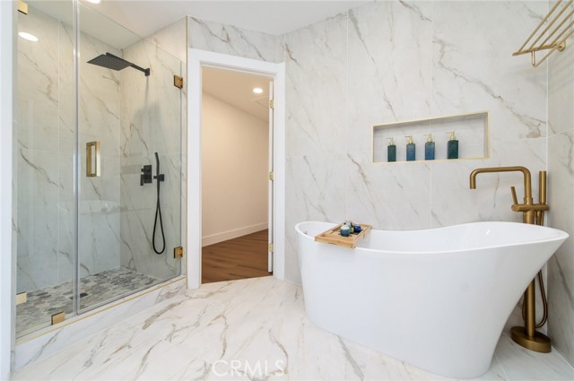 22733 Islamare, Lake Forest CA: https://media.crmls.org/medias/9887afe7-be1e-4348-bcb9-5b884522fd70.jpg