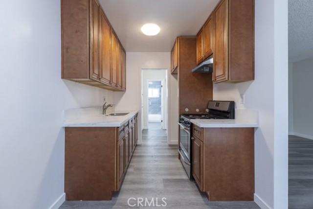 5476 Linden, Long Beach CA: https://media.crmls.org/medias/9887ba79-9d74-4a2d-934e-982ee6d20b78.jpg